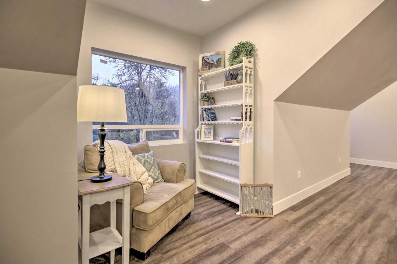 Chic Farmhouse With Creek In Heart Of Wine Country! McMinnville Kültér fotó